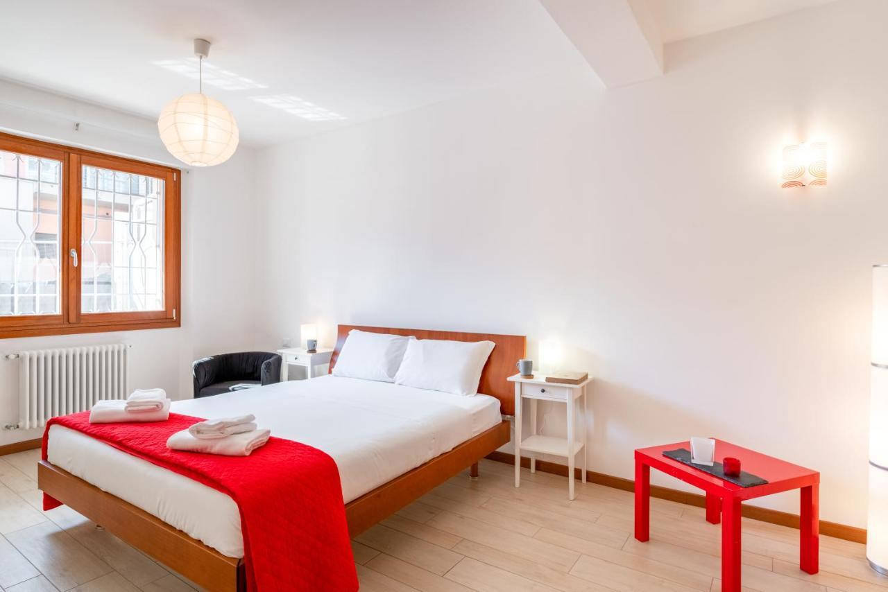 Santa Rita Roomy Apartments Padua Buitenkant foto